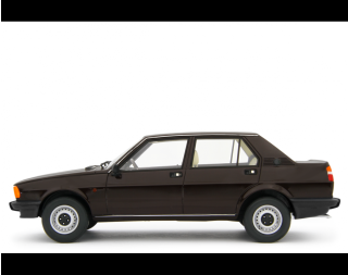 Alfa Romeo Giulietta 1.6 - 1.8 1980 Marrone Testa di Moro Laudoracing 1:18 Resinemodell (Türen, Motorhaube... nicht zu öffnen!)